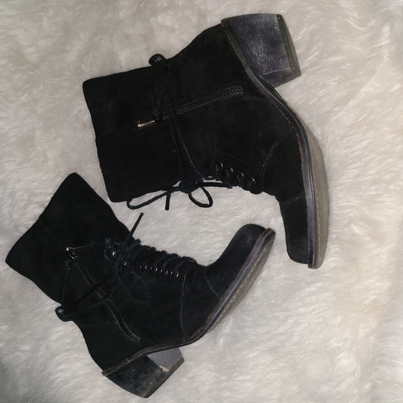 Latigo Size 7 M Black Suede Booties - Picture 3 of 6